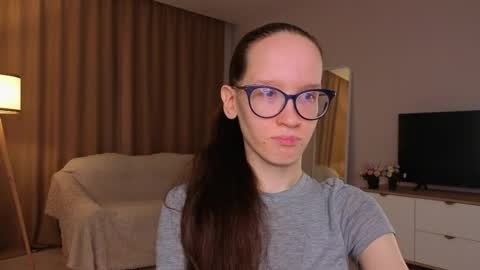 Snapshot of lynettebails chatting on 04.09.26 Sara online show from 04.09.26