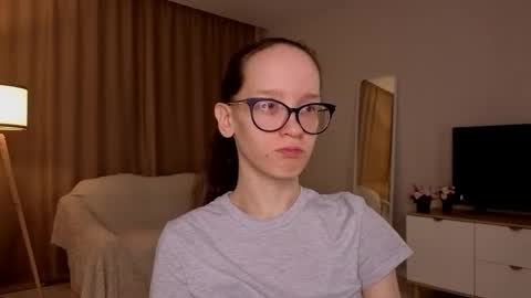 Snapshot of lynettebails chatting on 04.14.26 Sara online show from 04.14.26