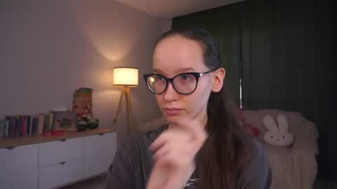 Snapshot of lynettebails chatting on 07.20.26 Sara online show from 07.20.26