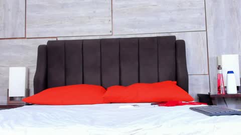 Lynn jonnes online show from 01.12.25