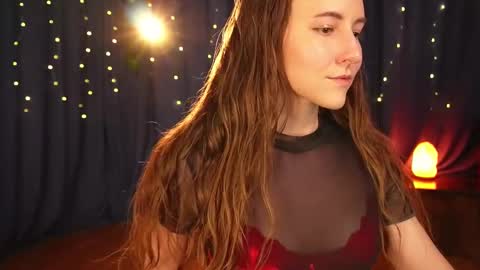 Snapshot of lynn_feline chatting on 03.11.25 Lynn online show from 03.11.25