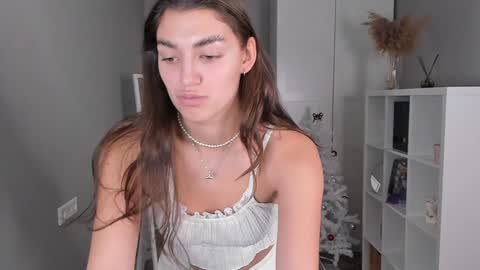  LYNN  online show from 01.04.25