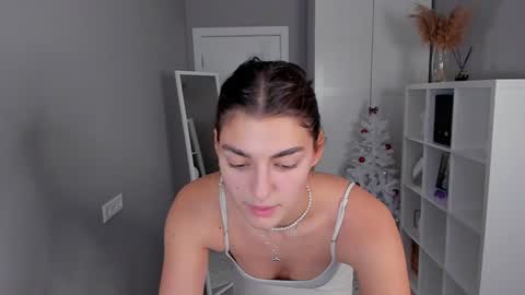  LYNN  online show from 01.06.25