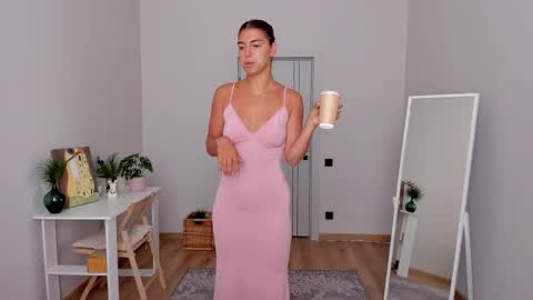  LYNN  online show from 09.16.25