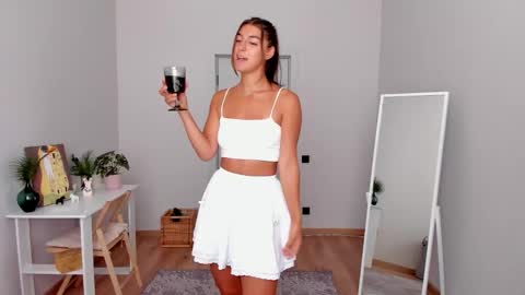  LYNN  online show from 09.18.25