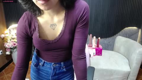 lynn_turner_ online show from 04.12.26