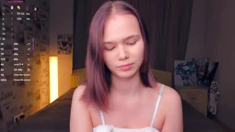 Cozy Lynns room online show from 01.18.26