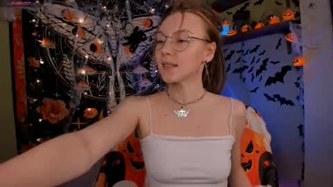 Lyra online show from 10.28.25