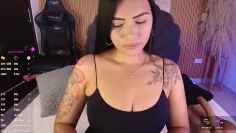 Snapshot of lys_with chatting on 10.22.25 VIVIANA online show from 10.22.25
