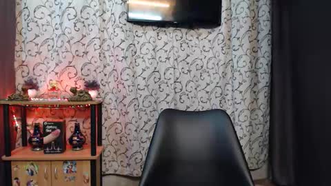 Snapshot of lyubovmoya3 chatting on 10.22.25 SWEETPINOY online show from 10.22.25