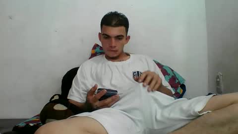 Snapshot of m0ntana777 chatting on 09.17.25 m0ntana777 online show from 09.17.25