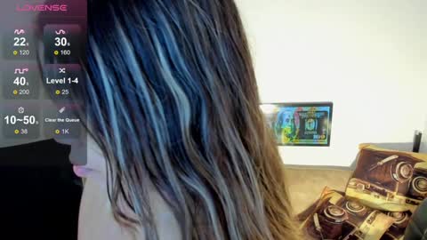 Snapshot of m1lk_choc chatting on 01.07.25 Mila online show from 01.07.25