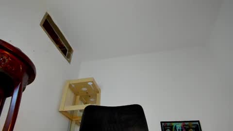 Snapshot of m1lk_choc chatting on 03.08.25 Mila online show from 03.08.25