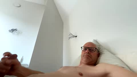 Snapshot of m3morable chatting on 05.10.26 m3morable online show from 05.10.26
