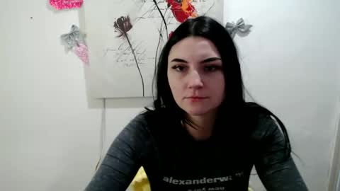 m_i_k_i_ online show from 02.17.26