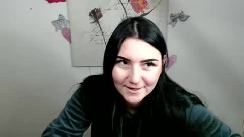 m_i_k_i_ online show from 02.25.26