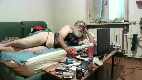 maax1970 online show from 10.12.25