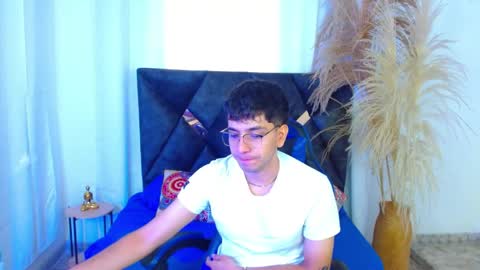 Max online show from 04.17.26