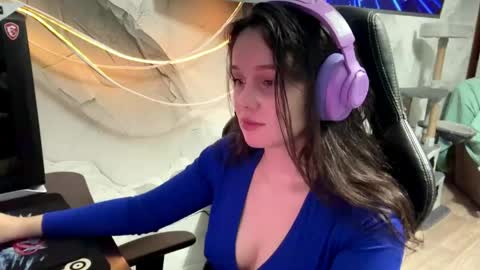 Snapshot of mabelneonakis chatting on 05.28.26 Apolonia online show from 05.28.26
