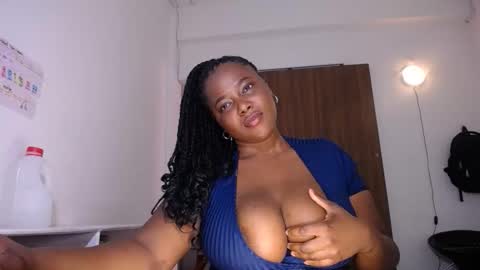 Snapshot of macarenaboobs chatting on 04.04.26 macarenaboobs online show from 04.04.26