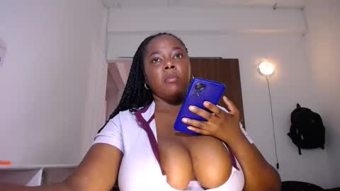 Snapshot of macarenaboobs chatting on 04.08.26 macarenaboobs online show from 04.08.26