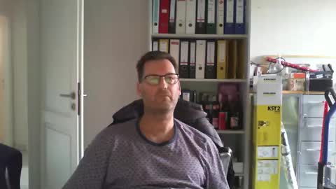 Snapshot of macfly67 chatting on 02.14.26 macfly67 online show from 02.14.26