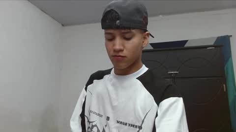 MACHO DOMINANTE online show from 10.24.25