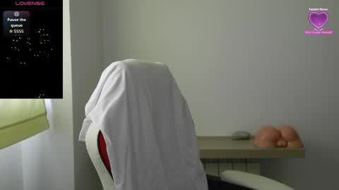Snapshot of machohiberiko chatting on 05.20.26 Jota online show from 05.20.26