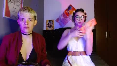 Snapshot of mackenziemoon chatting on 10.03.25 Noah Askew online show from 10.03.25