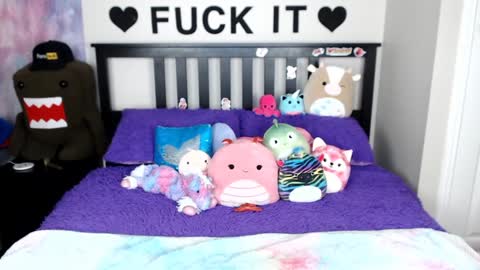 Mackenzie Wolfe online show from 01.06.25