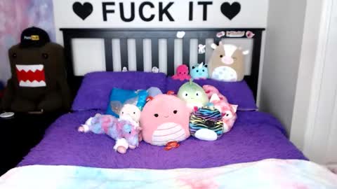 Mackenzie Wolfe online show from 11.29.25