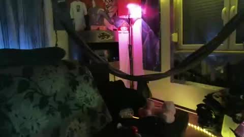 Snapshot of mad_dem0n chatting on 03.03.25 Manuel online show from 03.03.25