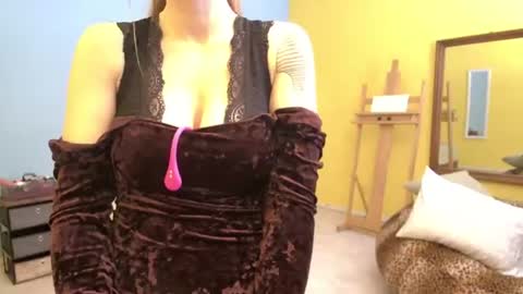 Snapshot of madam_edgewood chatting on 07.15.26 Madam Edgewood online show from 07.15.26