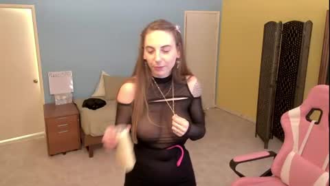 Snapshot of madam_edgewood chatting on 07.20.26 Madam Edgewood online show from 07.20.26