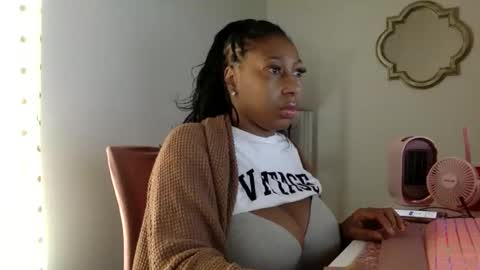 Snapshot of madam_glam chatting on 04.29.26 madam_glam online show from 04.29.26