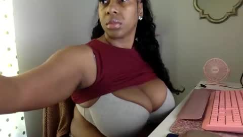Snapshot of madam_glam chatting on 06.03.26 madam_glam online show from 06.03.26