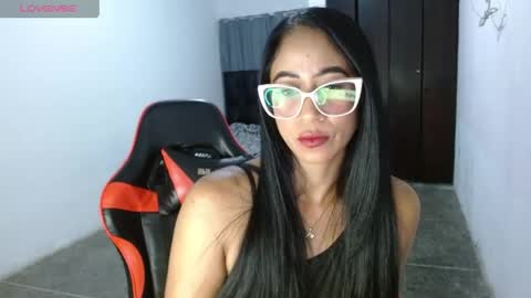 Snapshot of madam_klauss chatting on 06.01.26 EMILY online show from 06.01.26