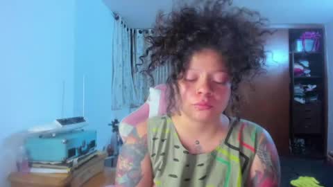 Snapshot of madam_sativa chatting on 05.30.26 di online show from 05.30.26
