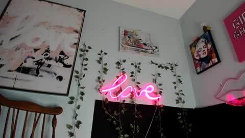 Snapshot of maddi_avalon chatting on 02.13.25 Maddi Avalon online show from 02.13.25