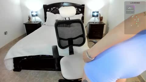 Snapshot of maddie_foxx chatting on 12.04.25 Maddie online show from 12.04.25