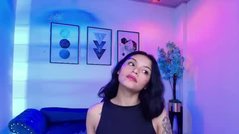 Snapshot of maddie_t18 chatting on 04.16.26 maddie_t18 online show from 04.16.26