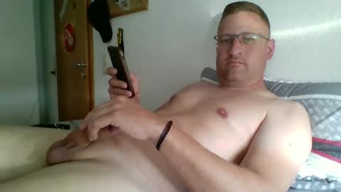 Snapshot of maddin8891 chatting on 09.12.25 Maddin online show from 09.12.25