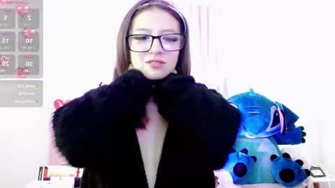 Snapshot of maddy_14 chatting on 02.21.25 Maddy UwU online show from 02.21.25