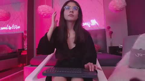 maddy_kind online show from 07.04.26