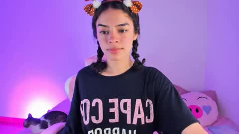 Snapshot of maddy_parker__ chatting on 11.12.25 maddy_parker__ online show from 11.12.25