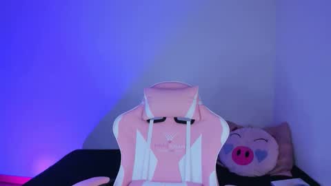 Snapshot of maddy_parker__ chatting on 11.21.25 maddy_parker__ online show from 11.21.25