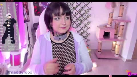 Maddy Foox online show from 04.30.26