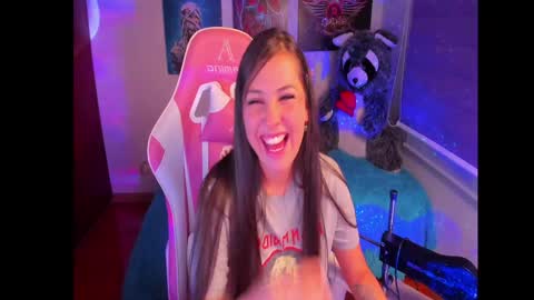 Snapshot of madeleine_shinobi chatting on 01.31.25 Emily Only Fans online show from 01.31.25