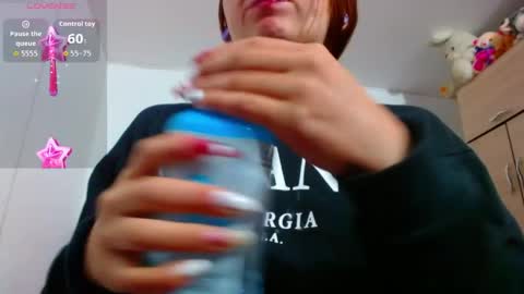 Snapshot of madelen_2 chatting on 05.11.26 madelen_2 online show from 05.11.26