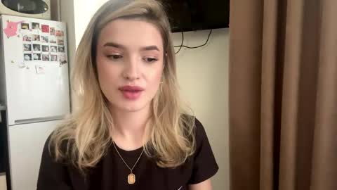 Snapshot of madelenequirk chatting on 05.27.26 Alisa online show from 05.27.26